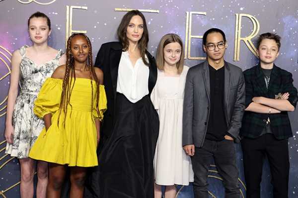 Анджелина Джоли с детьми, Сальма Хайек с дочерью и другие на премьере фильма "Вечные" в Лондоне